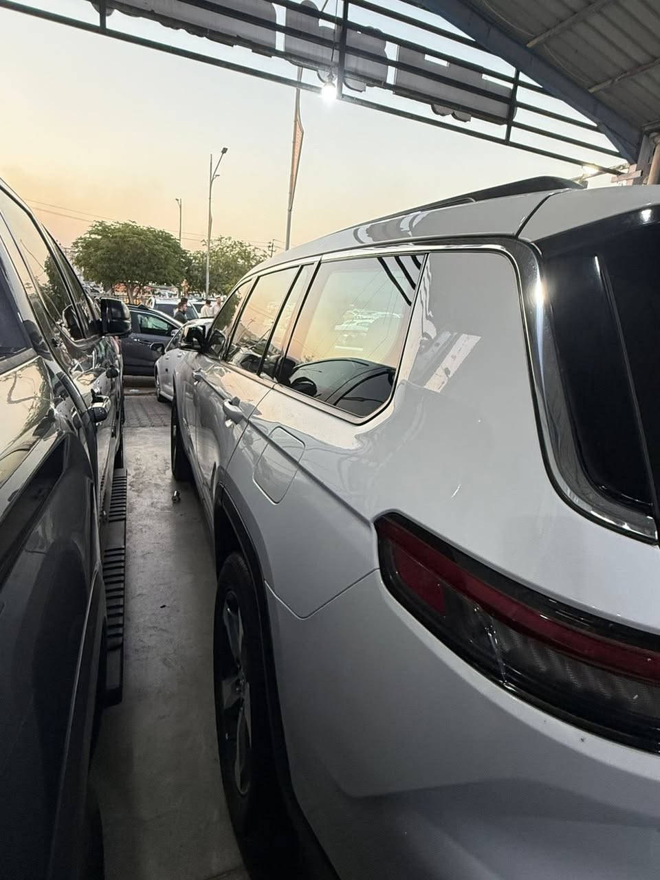 سلام عليكم
موديل 2021
ماشية 119كم 
خليجي شركة هارلم 
مواصفات 
شاشة جبير  عداد الكتروني 
كامرة حساس 
بانوراما 
كشنات جلد كهرباىي مقعدين 
تشغيل عن بعد 
رادار تحديد مسار 
صندوق كهرباىي 
لايت زنون 
ويل جبير 
تايرات جديد 
4&4

بدون صبغ بدون ضرر دعاميات هم كلين 
موصفات لمتدد L
السعر 295$
عنوان كركوك 
***********
