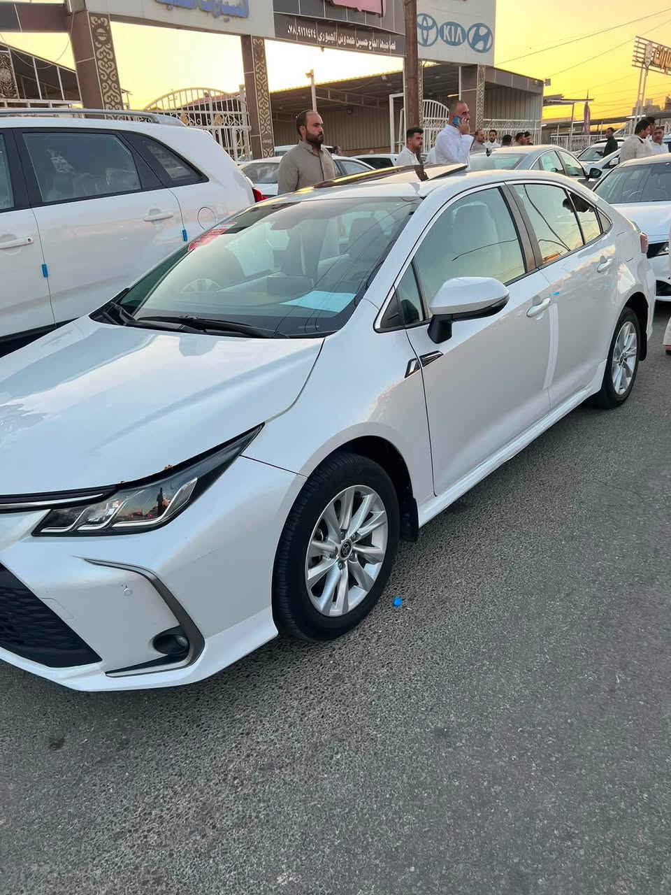 كورلا ساز موديل 24 
       بيها بارد بمقدمة البنيد موضحه بالصوره
* ✅ محرك 1.8 لتر 4 سلندر.
* ✅ ناقل حركة أوتوماتيك CVT.
* ✅ فتحة سقف.
* ✅ مصابيح LED أمامية وخلفية.
* ✅ جنوط ألمنيوم قياس 16 إنش.
* ✅ كاميرا خلفية.
* ✅ حساسات ركن أمامية وخلفية.
* ✅ شاشة وسطية مع Bluetooth وApple CarPlay/Android Auto (بحسب الفئة).
* ✅ مثبت سرعة.
* ✅ نظام مانع الانزلاق والثبات الإلكتروني (VSC).
* ✅ وسائد هوائية ونظام ABS ومساعد صعود المرتفعات.
* الفرملة التلقائية (التوقف الذاتي).
* التحذير من مغادرة المسار وتحديد المسار
       السعر 160 بيها مجال
    للتواصل على الواتساب 
      ***********
