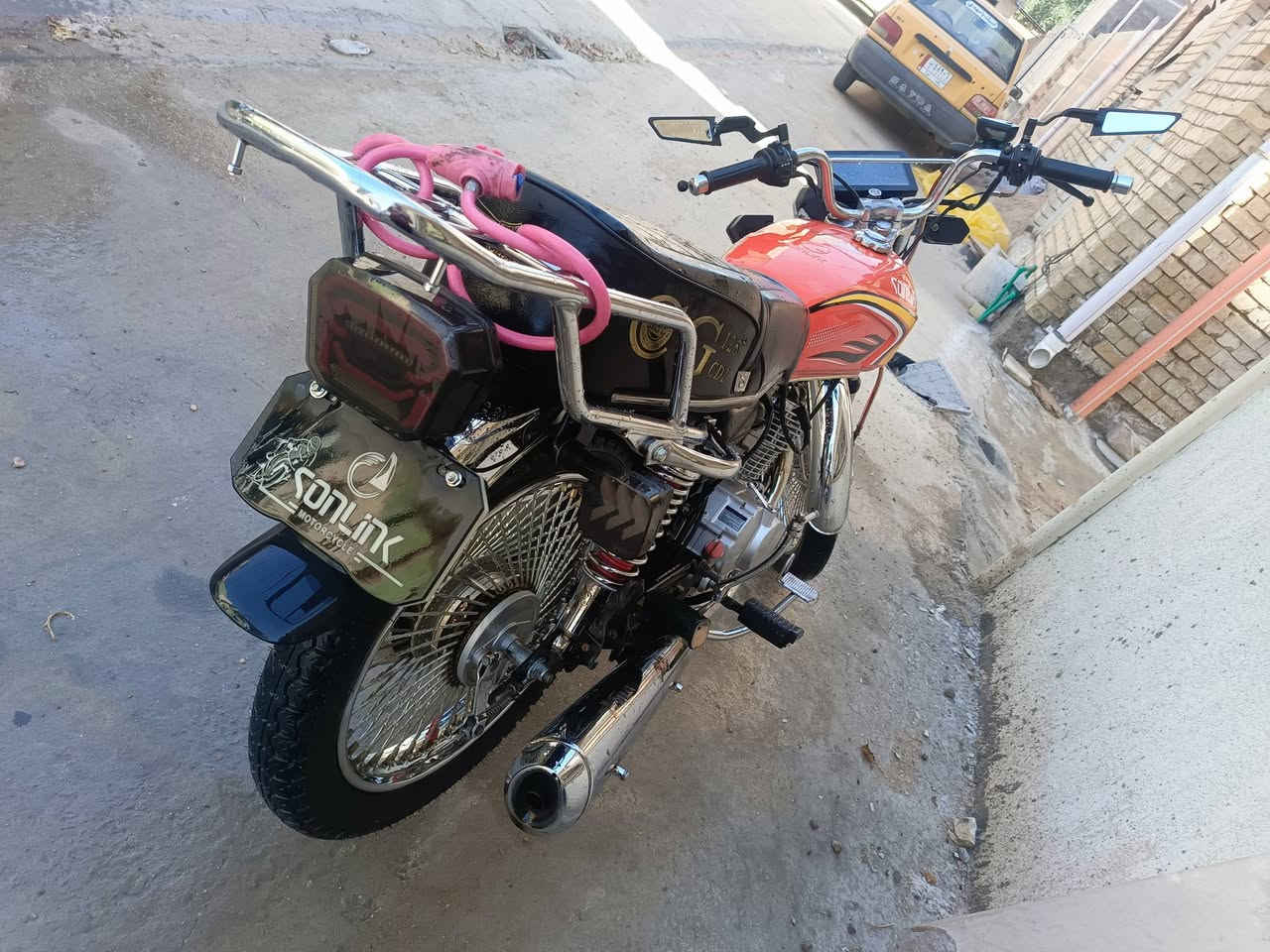 سولنيك تايكر 5 گير 125 cc ماشية 650 كيلو بس 
مراوس شعندك نزل الدراجة جديدة بعدها


**إذا كنت صاحب هذا الإعلان وتريد حذفه لأي سبب، رجاءا أرسل رسالة إلى الدعم الفني**