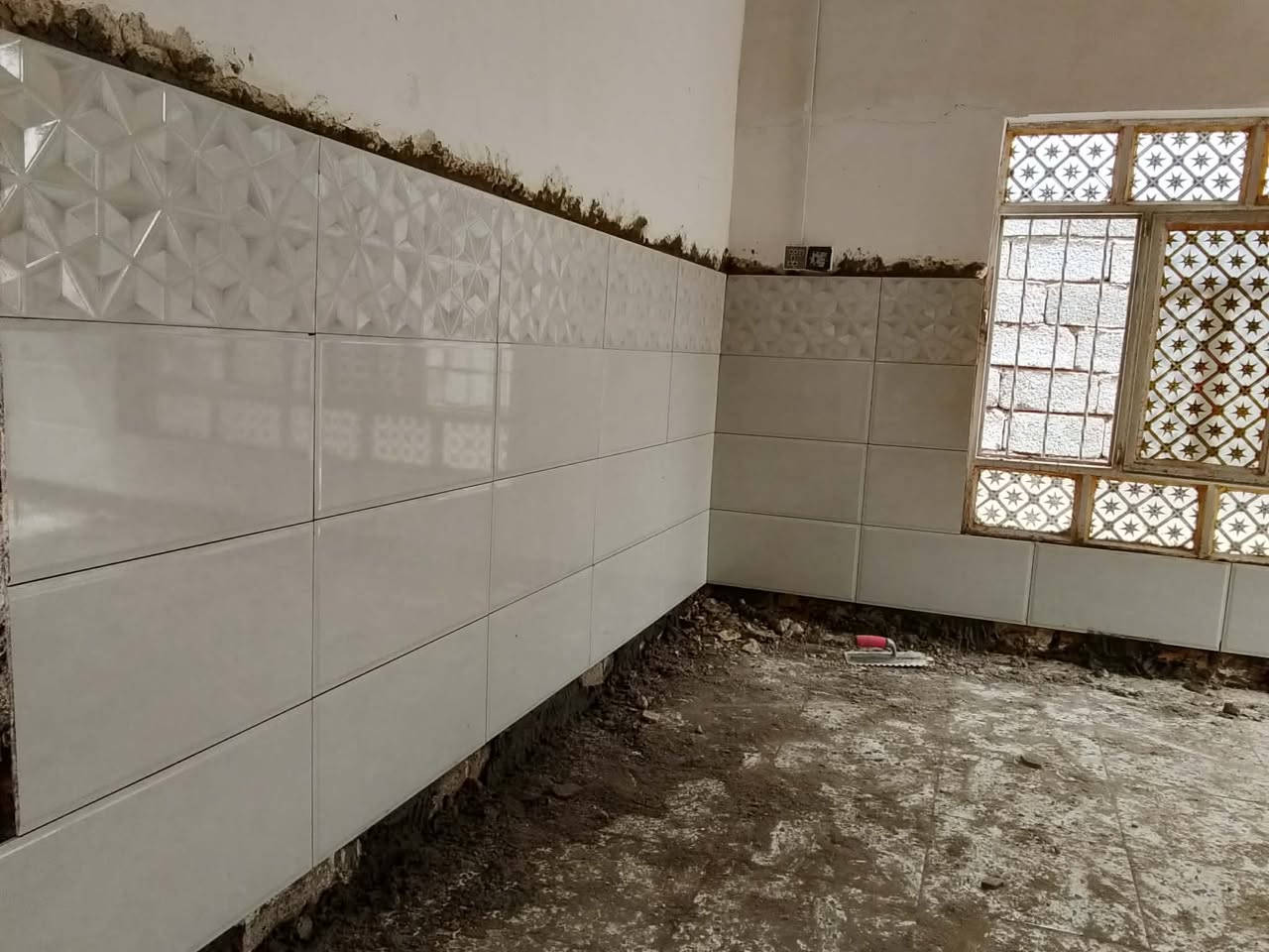 خلفه سيراميك وارضيات وبايات درج وتغليف واجهات حجرومرمروفوم وصبغ وتسيس مجاري وشغل درجه اوله وللتواصل على لخاص اولاتصال على رقم ديوانيه مركز ***********
