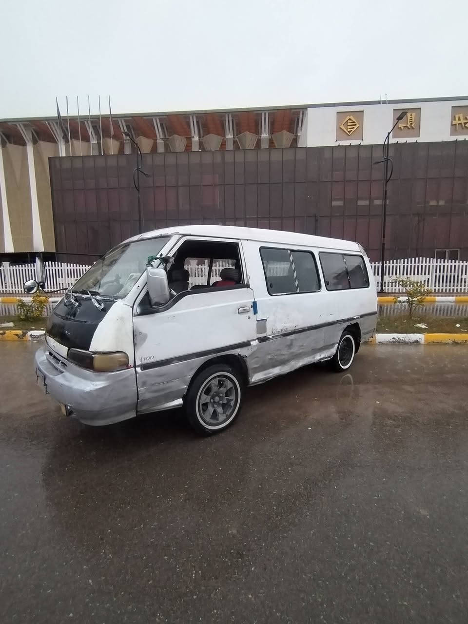 السلام عليكم سياره هونداي للبيع مكينه وكير ونجي جدد نضاف راديتر جديد كهرباياته كلها شغاله تخم تايرات جدد بدون راعي ابيع ماندل راعيها اتكفل سرقه وعشاير مكاني ناصريه سعر ١٥ وبيها مجال بصيط شراي يتصل ويدلل ***********
