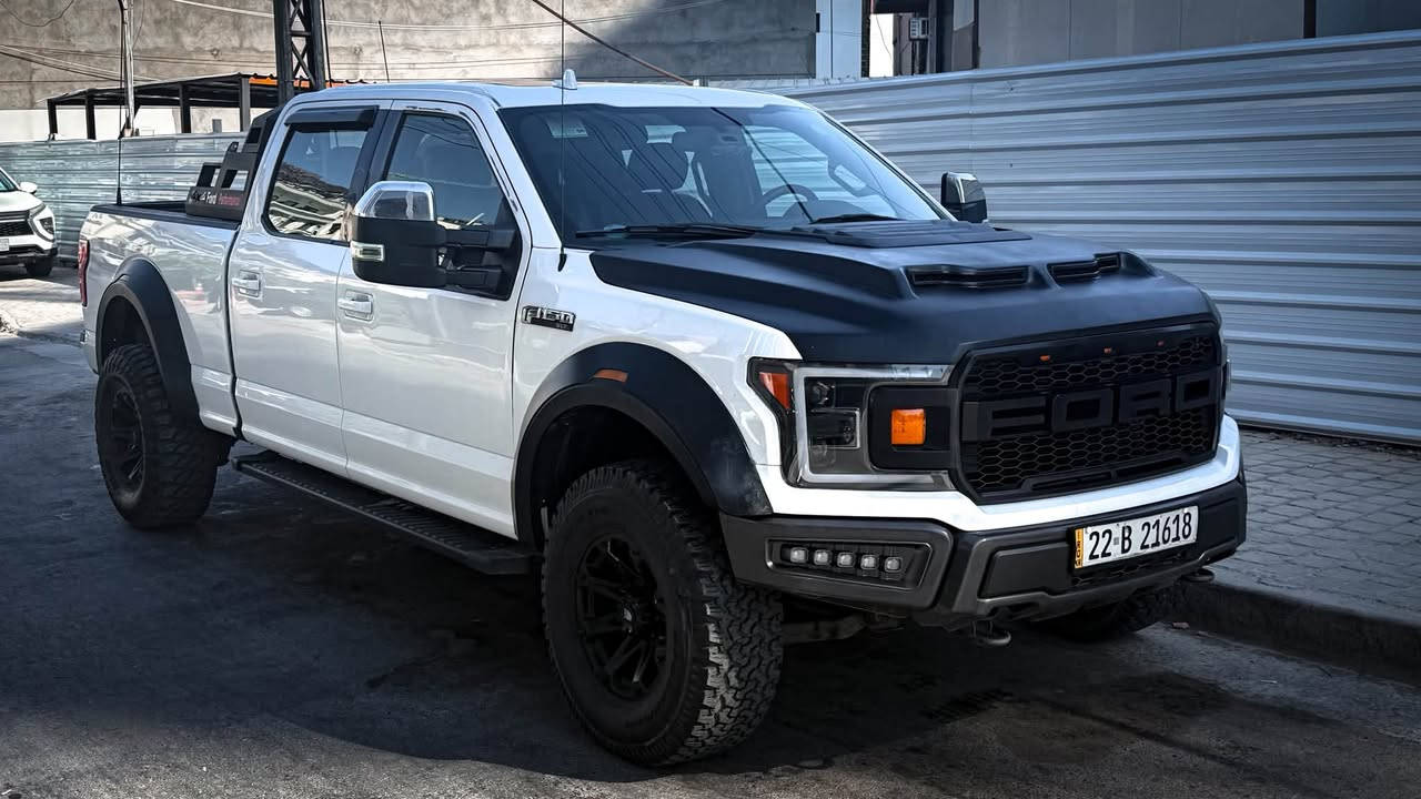 F150 لارييت فول مواصفات بانوراما 5000 v8
للبيع او مراوس (حسب القناعة)
فورد F-150 لاريت موديل 2018 محدثة رابتر بالكامل
📊 المسافة المقطوعة:٦٧ الف ميل 
🛠️ المحرك: 8 سلندر 5000 كير ١٠ نمر
وارد كندي ولا قطعة صبغ
 1FTFW1E5XJFC04516 رقم الشاصي

الاضافات والتزويد: (موجود وصولات بكل القطع)
مازدات رابتر مختمة فورد
شباك رابتر ١٦٠$
دعامية رابتر ٤٠٠$
تخم راجز وكام شفت ستيج 2
منظومة زينون ٤ عدسات 200$
تغليف جلد للارضية بالكامل 300$
ترفيع ٢،٥ انج 100$
نفخات جانبية ليد رابتر 300$
تايرات جبلي تخم جديد ١٠ طبقات بف كوتريدج $700
ويالة اصلية حجم 17
غلاف بدي
درع خلفي سيباية مع بروجكترات اربعة 350$
زوج مري F250 اصلي ام الاشارة 450$

• كير 10 نمر هيدروليك
• سقف بانوراما كامل
• شاشة كبيرة + كاميرا خلفية
• سستم صوت سوني 8 سماعات اعلى فئة
• كشنات جلد بالكامل الكشنات الأمامية كهربائية مع تدفئة
• فور ويل كير طرح تيبترونك مع 5 مودات قيادة
• زينون أصلي ٤ عدسات
• مرايات F-250 قابلة للتمديد يدويًا ام الاشارة
• جامة خلفية كهرباء بتحكم من السائق
 - دوسات البانزين والبريك كهربائيات
- هاندبريك بصمة
-حساسات خلفية 
- كامرتين خلفيات محيطية
• الأرضية مغلفة جلد فوق التغليف الأصلي
• دبة وسطية وبوابة إضافية – صوت طرب
• مرفوعة 2.5 إنج مع ويل 17 عرض 10 إنج
• تايرات 35/12.5 – الزوج الخلفي جديد
• كشافات بنيد فوق القمرة وخلف القمره
• نفخات الجاملغ رابتر بلصق (بدون براغي)
• كشنات خلفية قابله للرفع والطرح 
• باور انفيرتر شغال 100‎%‎ يفيد شحن بطارية السيارة + قدرة تشغيل إضاءة تخييم 
- تبريد قطعتين
• تحكم مري كهربائي 
• تحكم ستيرن جهتين 
• أوامر صوتية
• كروز سرعة
الضرر:  كندية بدون اي قطعة صبغ السيارة ولكن البجم محدث رابتر فيها اضرار باردة بسيطة و البجم بي طخة ولكن حتى الراديتر بلادي"
.

تفاصيل إضافية:
• خزان 140 لتر – يمشي من 800 إلى 1000 كم
• بطارية امرون 100 امبير اصلي
• رقم السيارة أربيل الدولي الجديد مدفوع ضريبة الحمل و هزة وبراد وسنوية جديدة باسمي
.
السعر ٢٤٠ ورقة مكاني بغداد
كل التفاصيل بالمنشور فقط الشراي يتصل واتشرف بالجميع🖤
***********
