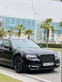 كرايسلر 300 • ٢٠١٧ • بانوراما جلد