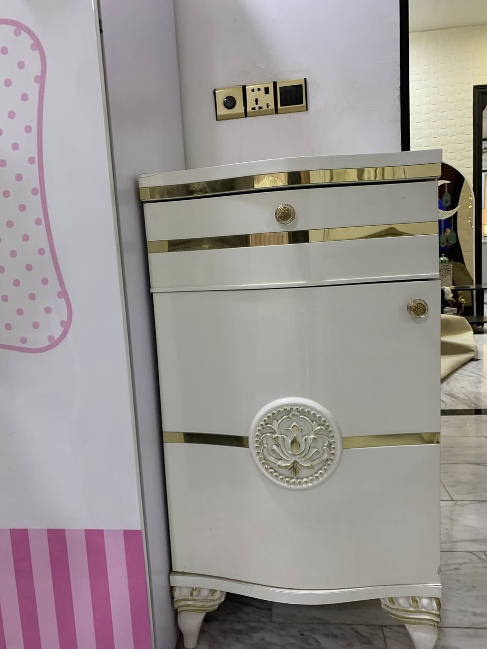 غرفه تركيه تسع قطع مستعمله نظيفه اي ضرر مابيها
السعر 750
العنوان حله شارع ابو القاسم مجاور جامع ابو القاسم
الرقم***********
