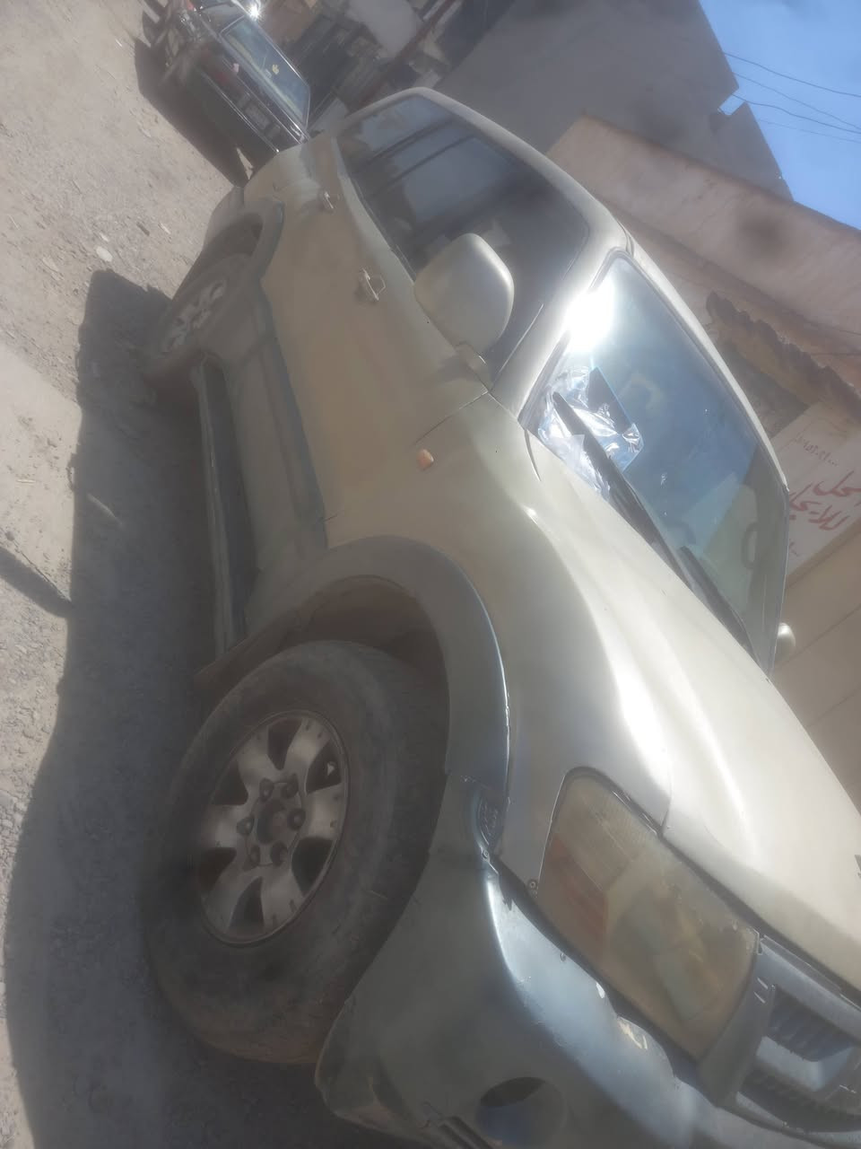 مكلف بنشر باجيرو موديل ٢٠٠٦ لبيع او مراوس هم يرهم ***********م
