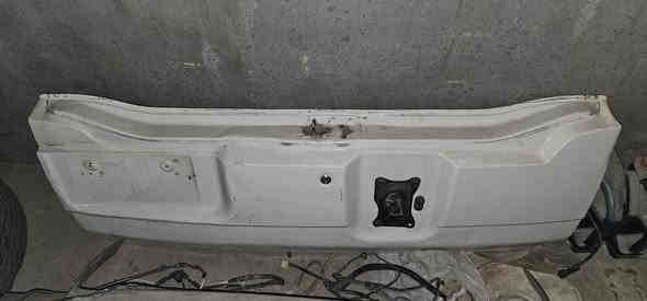 سلاو هاورييان ئةمة دةرگاي مونيكاي قةتةرية قايدةي سبيرةكةشي لةگةلة مشتةرين جةرةسكةن ***********
