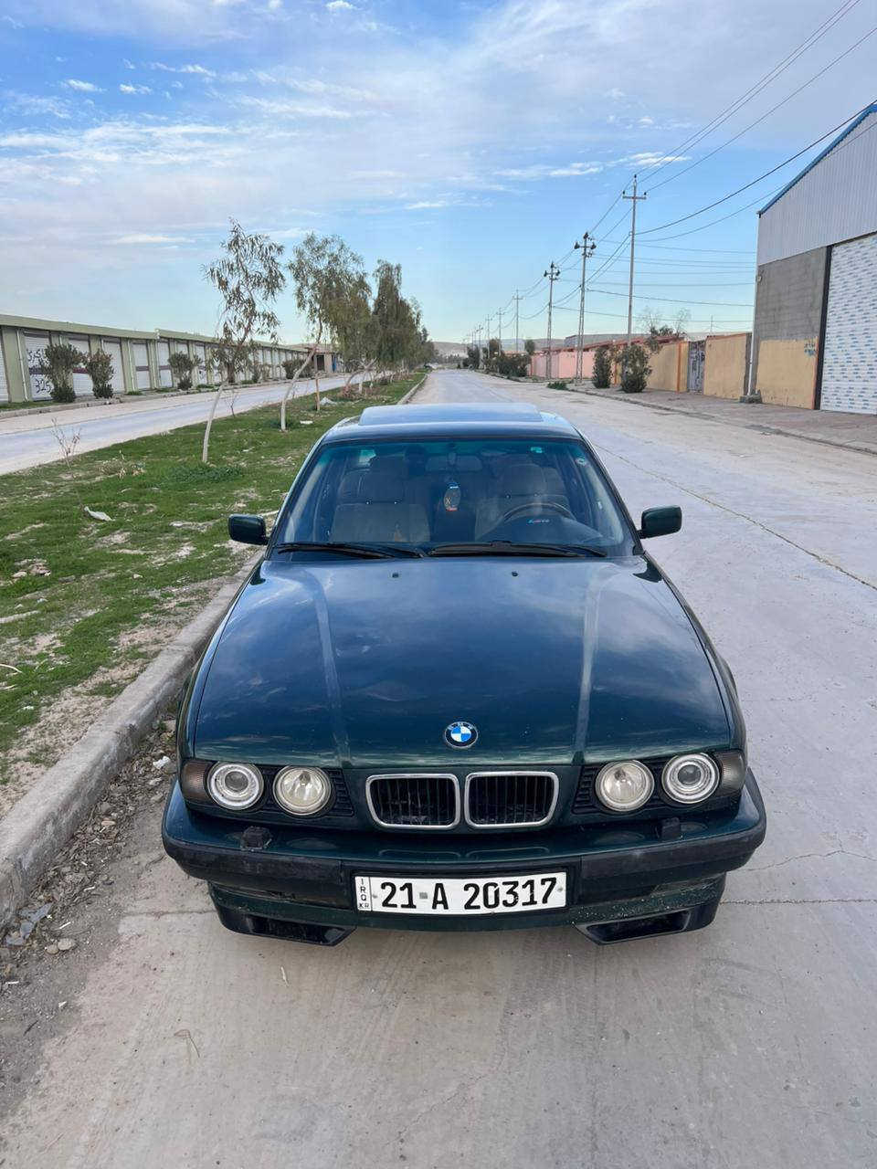 للبيع بي ام موديل 1990كير شرط محرك طابوكه جديد بس كور طاك يعني سياره بدون كور سياره جاهزه من كل نواحي صدر تايرات كهربايت شرط دفتر بانزين بي وكاله عامه بسمي سياره بدون ضربه قويه سياره حيل حلوه تبريد شغال مكان كركوك سياره بل صناعة جديد *********** شراي خابر 48 بي مجال بسيط جدا جدا
