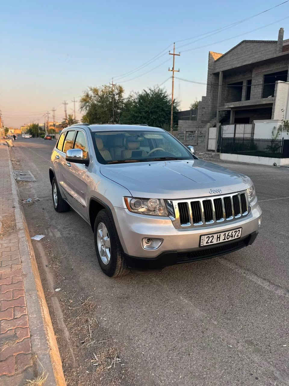 Jeep Laredo 
2012 
بيه قطعه صبخ وسياره فول وحلوه 
نظيفه مال بيت 
شاشه تيسلا +شاشه خلفيه
بصمه (دخول بصمه )
كامره خلفيه 
لون سلفر 
كشنات جلد (5)  مقاعد كهربائي
حساس خلفي 
 بجم كامل زينونن عدسات ب 4 ورقه 
6 سلندر كير محرك بشرط 

رقم وسنويه جديده كامل بسمي رقم اربيل 

*********** رقم صاحب سياره استفسار خابر رقم 
ماموجود ب نيت  
سعر (168 )وبيه مجال بسيط كركوك, العراق
