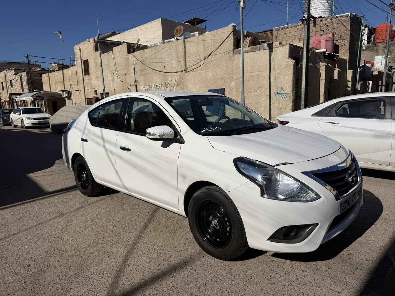 السلام عليكم نيسان صني مديل 24 مصري بيها بارد بالجاملق الإمامي جهت السايق و بارد بالجاملق الخلفي صفحت العبري سياره حلوه و جديده حداديه جديده تايرات جديده ماشيه 60الف 
السعر 115 وبيها مجال 
الرقم 
***********
