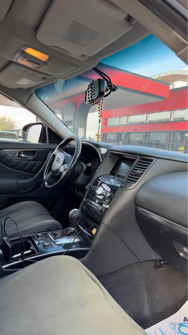 السلام عليكم انفنتي fx35رقم اربيل مودي2010وارد امريكي جايه بدون اي ضرر بس صار بيها بل عراق نص باب خلف السكن ونص جاملغ صبغ  كير ومكينه وصدر بشرط  السعر 115 ومراوس حسب القناعه وحصرا رقم اربيل الموقع اربيل *********** أربيل, العراق
