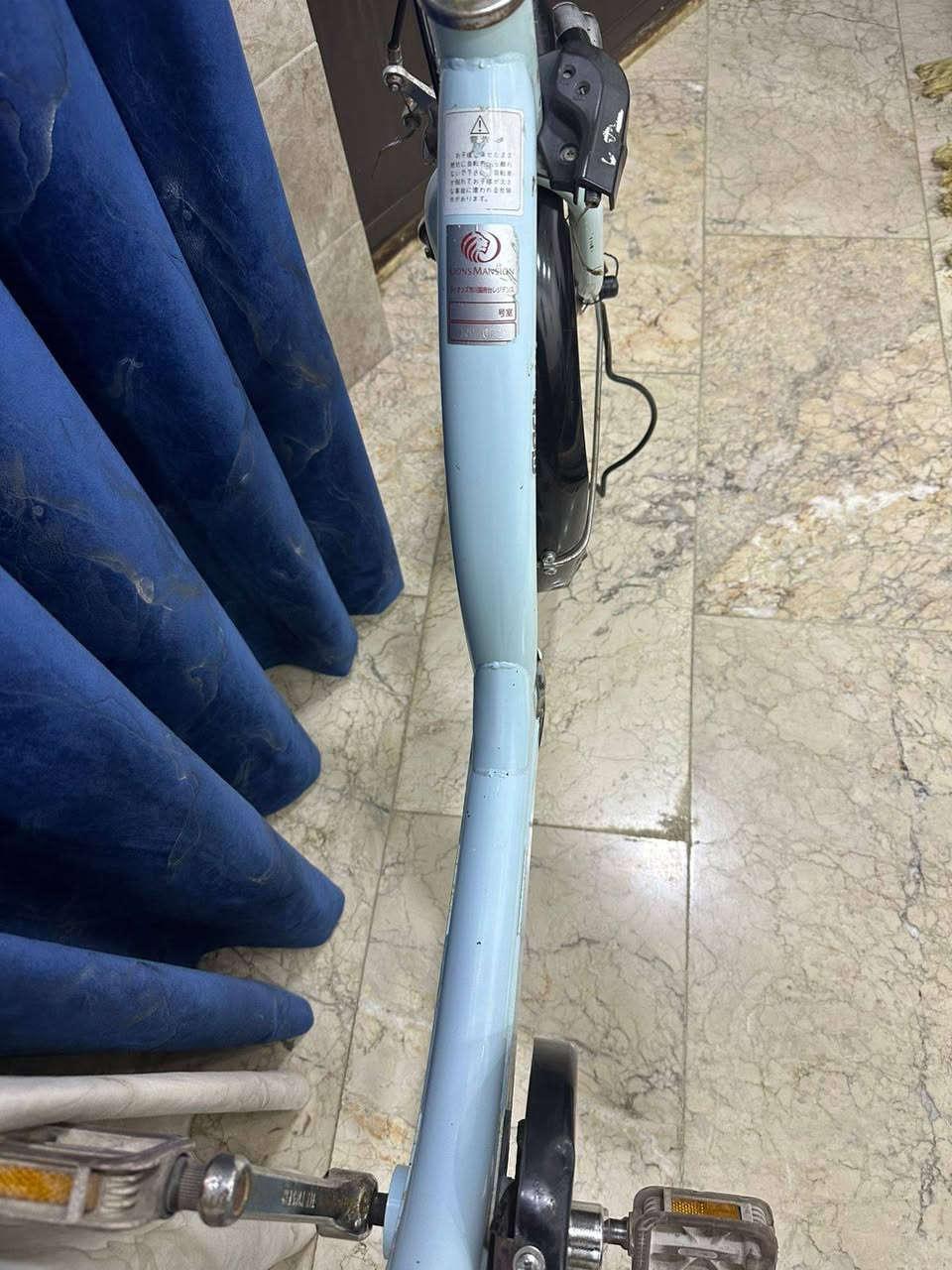 السلام عليكم بايسكل تكسي للبيع برجستون لشه طويله لون سمائي نضافه90% كله شغال ابيع هوه والكرسي سعره 200بي مجال مكان بغداد شعله الخطيب الزراعي للتواصل ***********
