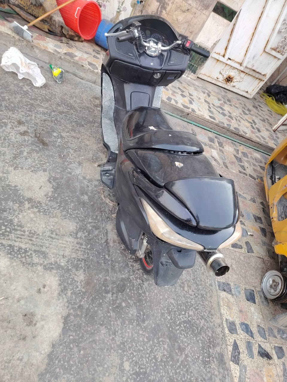 سلام عليكم من ارخص الدمن دراجة فورزة بصمة محرك خير من الله   لا تبخير ولا تنقيص كهربيات كلهة شغالة   دراجة حلوة ومرتبة مال لايت زنون  جناي مستعجل علا بيع سعر550مكاني بغداد شعب ***********
