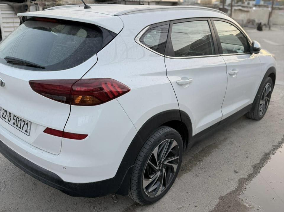 السلام عليكم توسان موديل ١٩ خليجي كفاله من ضربه وصبغ وتبديل والبارد
ماشيه ٦٥ الف كيلو 
جاهزه ماناقصه اي شي و بأسمي تحويل مباشر 
سعر ١٩٥ و بيهه مجال 

***********
