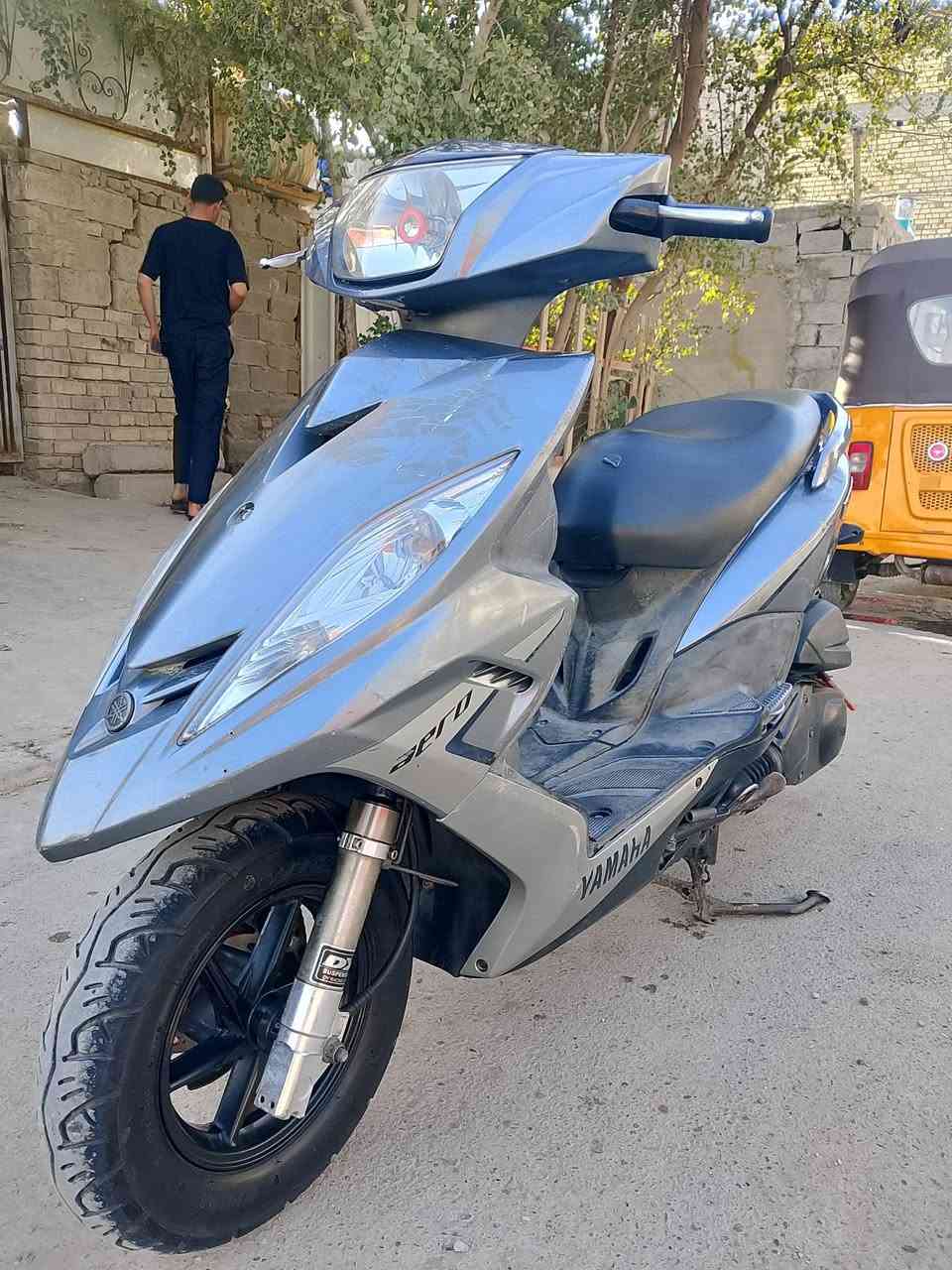 السلام عليكم دراجه للبيع 
***********
