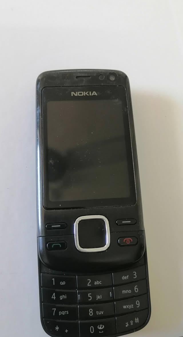 السلام عليكم
نوكيا ٦٦٠٠ سلايد باله اصلي غير معرب


**إذا كنت صاحب هذا الإعلان وتريد حذفه لأي سبب، رجاءا أرسل رسالة إلى الدعم الفني**