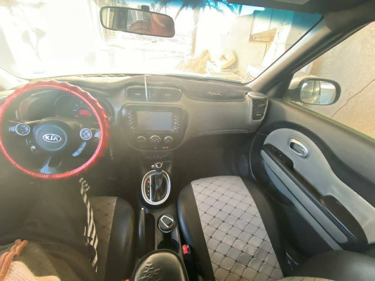 السلام عليكم
للبيع كيا صول موديل 2015  رقم بابل 
وارد امريكي محرك 2000
ماشيه  mil 96
ضررها چاملغ وباب  بدون دواخل بدون ايرباك 
السياره جاهزه من كل النواحي .
مكان السياره بابل / حله 

للتواصل  ***********
او مراسله الخاص
