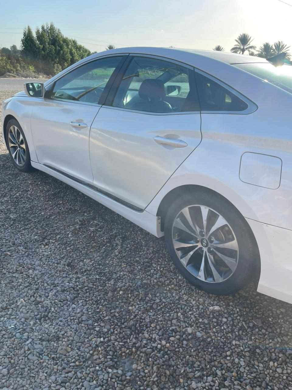 سوناتا ازيره  موديل 2012  خليجي رقم بغداد بسمي فول موصفات واحد ع واحد بنوراما كشنات كهربائي برده خلفيه ابلاد شاشه جبيره تحكم استيرن جيهتين بصمه اصل بصمه أبواب مري شفط موصفات فول محرك مامفتوح ع شركه 6سلندر تبريد ثلج حداديه جديده تخم تاير برغي ماعيزه سونار موجود بلمنشور كدامك لعنوان حله جسر كيش 

***********
