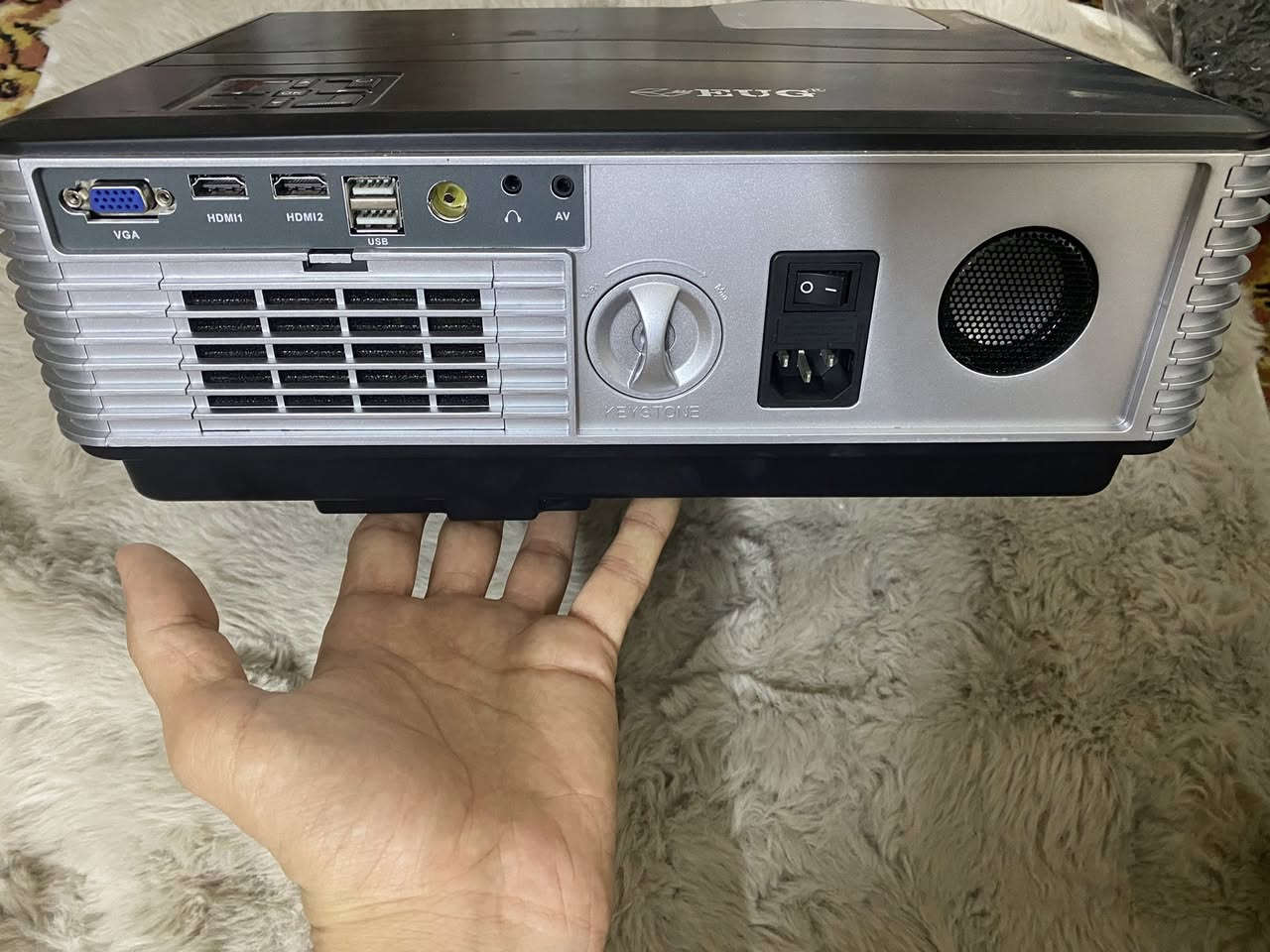 داتا شو ماركة EUG
بي منافذ HDMI عدد 2 + VGA + USB + AV

ملاحظة :  ما اجت وياها ريمونت وكيبل اني اشتريته هذا الها

السعر : 70 فقط لان يطلع بيها خطوط من اشغلها

ملاحظة البيع فحم


**إذا كنت صاحب هذا الإعلان وتريد حذفه لأي سبب، رجاءا أرسل رسالة إلى الدعم الفني**