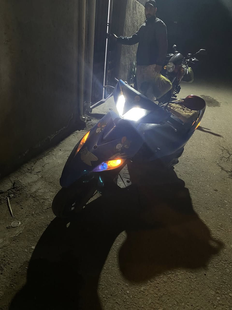 سلام عليكم
دراجه ماكس ثعلب 140 شغاله كامل 

كهربائيات كله شغال اشاير بك لايت 

أناره زنون هورن اصلي كلجات بلادي نضيفات 
بيها عيب وهي صوت خفيف بل مكينه

دراجه خير من الله معدل شلعه مضيفه ماتصرف ابد دراجه خير وبركه سعرها 450وبيها مجال حك الجيه لاحد يكسر بلسعر تره نضيفه وماتتحصل بهيج سعر

عنوان بغداد الجزيره سياحيه كميره 

تواصل ***********
