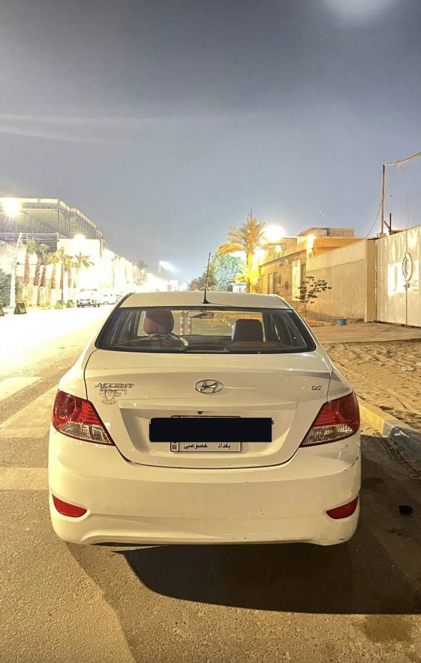 أكسنت موديل ٢٠١٥ ، محرك ١٦٠٠ خليجي ، ويل كب حجم ١٥ ، فتحه سلايد ، سنتر لوك ، عداد ٦١ ألف كيلومتر قابل للزيادة ، داخل لون بيج ، كشنات تغليف درجة أولى ، أطارات تخم ، بطارية جديدة ، أدامة منظومة الوقود (فلتر ، فيت بمب ، نوزلات ، بلكات ، مجاول) 
الضرر/ فطر بالزجاج الأمامي ، رصعات بهلال الجاملغ الخلفي جهة اليمين ، سيارة مال بيت واستخدام خفيف ، السعر (12 ألف $) ، مكان السيارة بغداد/المنصور ، للأتصال بعد ال٧ مساءآ: ***********
