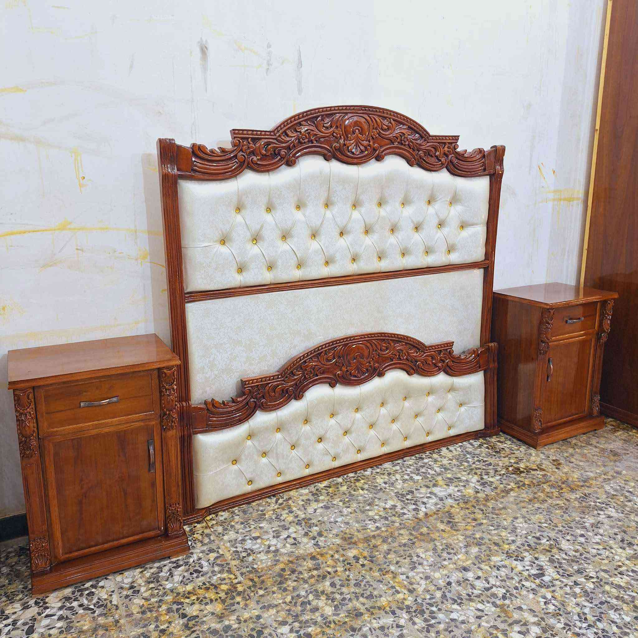 غرف اخو لجديد استعمال قليل وكله زان لضهر جرجوبه برغي قاعده وسكف بلوك مكانه بلديات السعر مناسب كلشش توصيل مجاني داخل مكان بغداد البلديات الهاتف ***********متواجد واساب
