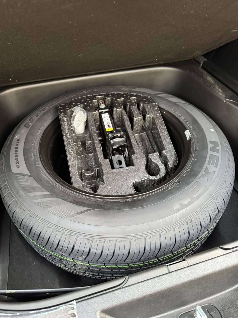 السلام عليكم للبيع او مراوس جيب كراند  شيروكي (S) 🙏🏻
موديل 2022 خليجي🚘
وكالة هارلم❤️‍🔥🏁
السيارة مغلفه تغليف ppf ضمان ١٠ سنوات ومغلفه كاعيه جلد وكشنات
للحفاظ
سياره بيها صبغ قليل باب السايق وصورة الحادث موجوده
مواصفات ال s فول 1/1
1-رادار امامي عدسه✅
2-محرك 3.6L (6v)✅
3-داخل احمر وأسود بلادي ✅
4-تحذير خروج عن المسار ✅
5-نقطة عمياء ✅
6-دفع 4x4✅
7-فرش المقاعد جلد الأمامية كهرباء ✅
8-المقاعد الأمامية تدفئة  ✅
9-ذاكرة حفظ وضعيات الجلوس ✅
10-تدفئة ستيرن ✅
11-سقف بنورما ✅
12-شاشة حجم 4.8 ✅
13-نظام خاص لطرق الوعرة ✅
14-مصابيح الأمامية زنون ✅
15-مصابيح LED✅
16-كشافات ضباب زنون ✅
17-تشغيل عن بعد ✅
18-صندوق كهربائي  ✅
19-حساسات امامية ✅
20-حساسات خلفية ✅
21-كامرة خلفية ✅
22-ويل قياس 20 اسود لماع ✅
23-المرائة بـ خاصية التعتيم الذاتي ✅
24-مرائة امامية كهرباء ✅
25-بلوتوث تلفون ✅
26-تحديد سرعة ✅
27-تحديد مسار ✅
28-نظام تشغيل وإطفاء أتوماتيكي ✅
29-نظام بريك اتوماتيكي ✅
باقي مواصفات S معروفه سياره جديده بمعنى الكلمه من الزيرو لحد ليوم على ايد وحده رقم بغداد باسمي تحويل مباشر
————————————————————————————
السعر:375💸💸وبي مجال👋🏻🤍
لاتصال والاستفسار: ***********
***********
                                            ☎️☎️         ☎️☎️
