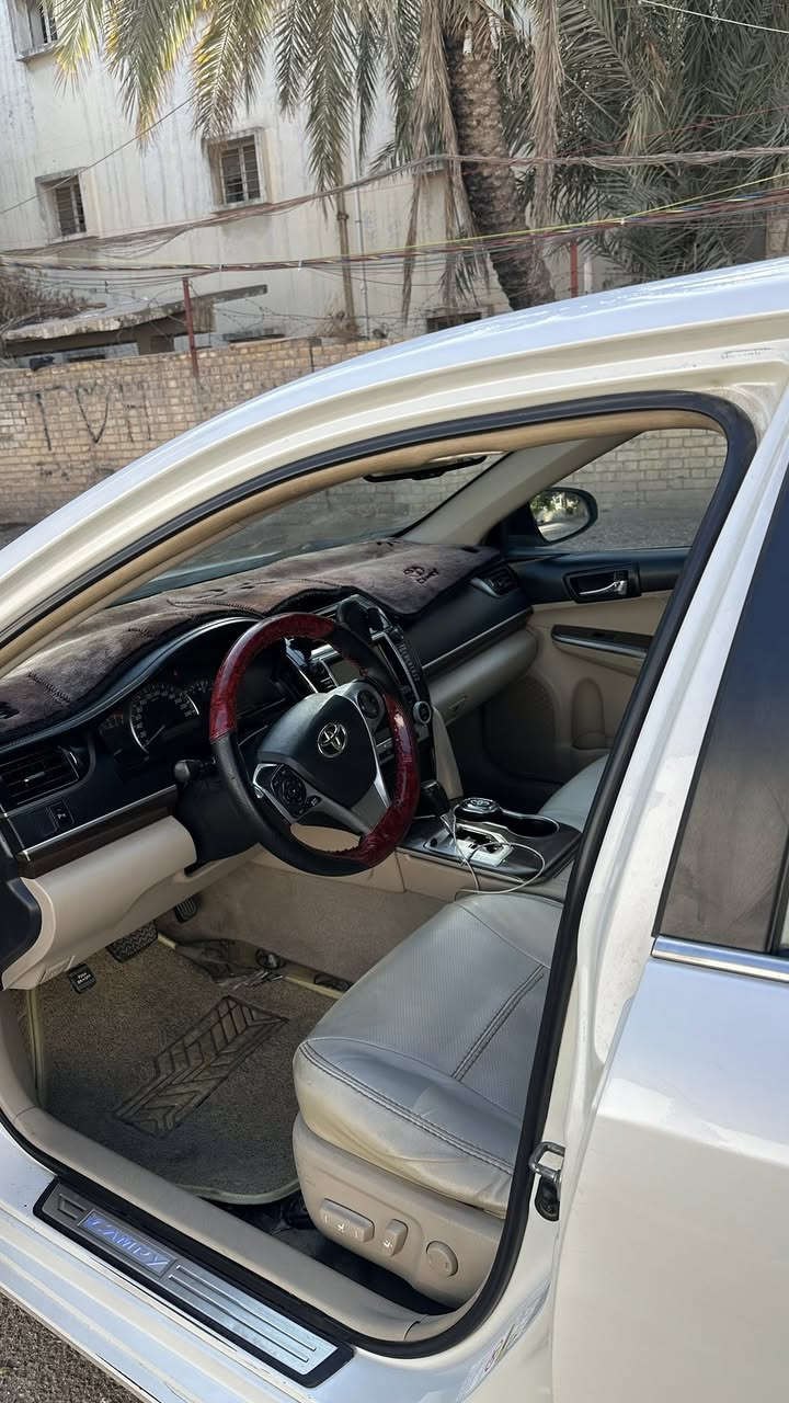 كامري خليجي 2014 لمتد 1/1 اعلى مواصفات
فتحة
شاشة قلاب
تحكم ستيرن جهتين
ستارة خلفية
الجام اوتو
مثبت سرعة
كاميرا خلفية
دخول بصمة وتشغيل عن بُعد
مثبت سرعة
السيارة نظيفة جداً مكفول الكير والمحرك
ومكفولة من الحادث والصبغ والتكحيل

السنوية بأسمي تحويل ثاني يوم
عنوان السيارة بغداد 
السعر : ١٧٣ وبيها مجال للطيبين
للتواصل : ***********، *********** مهندس احمد
