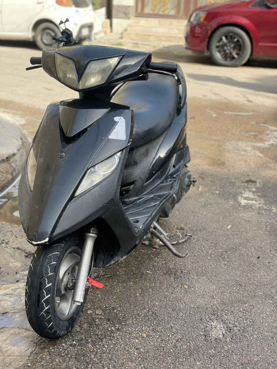 السلام عليكم دراجه ثعلب لون اسود دراجه كامله مكمله مابيها اي نقص مكينه بلاديه مامفتوحه شلعه ومعدل تشك الكاع كهربيات سلف هندر كله شغال السعر 500  وبيها مجال للطيبين العنوان بغداد الحريه الرقم  ***********
