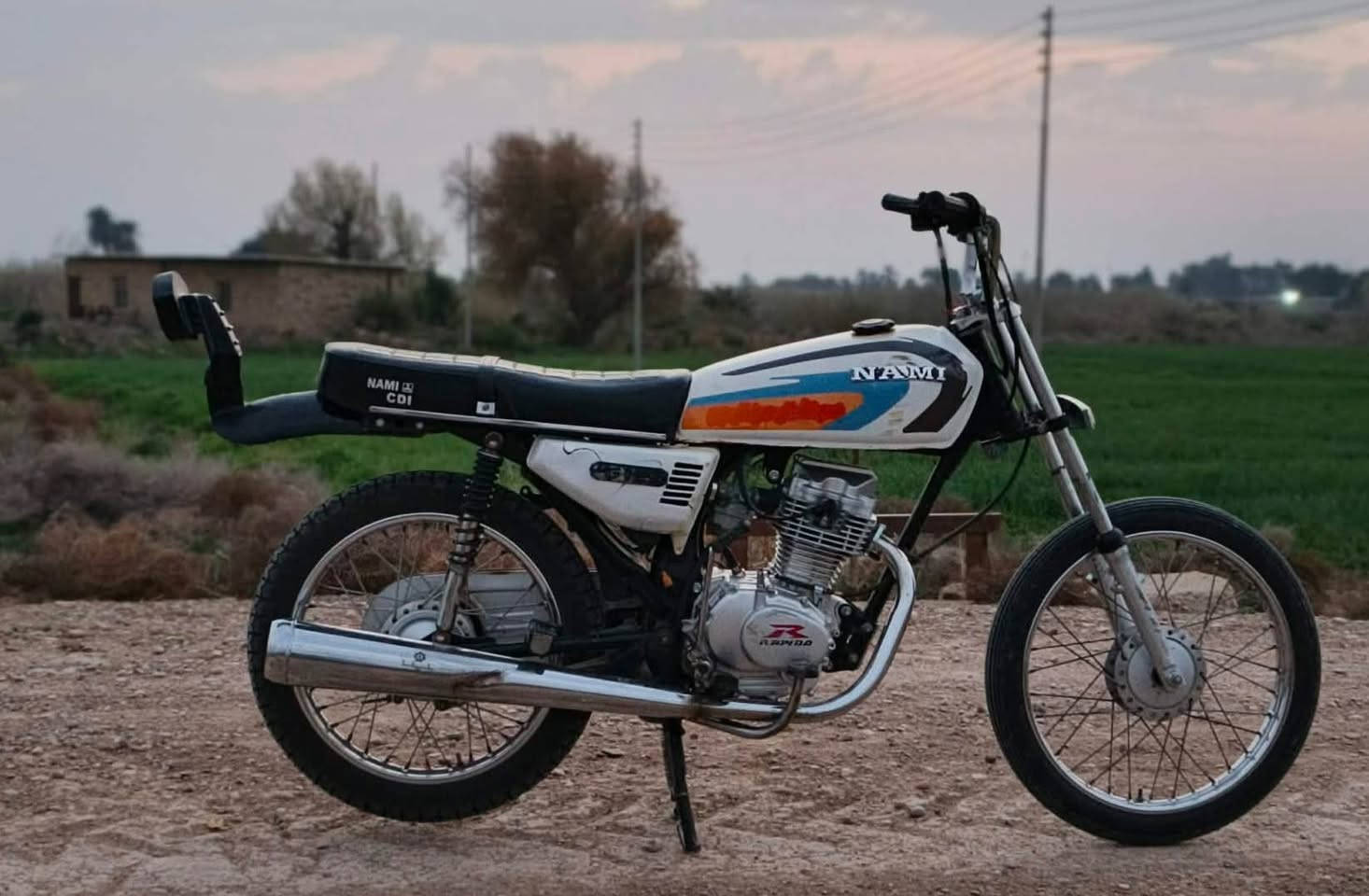 السلام عليكم دراجه للبيع ما مفتوحه المكينه السعر 650 بيه مجال بسيط


**إذا كنت صاحب هذا الإعلان وتريد حذفه لأي سبب، رجاءا أرسل رسالة إلى الدعم الفني**