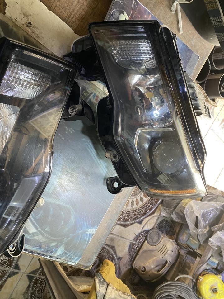 سلام عليكم 
زوج لايت جيب لاريدو من 11-21 
فقط واحد بي كسر اذان وحدة السعر 250 الف وبيهن مجال 
***********
