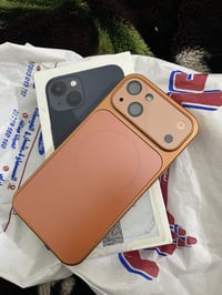 ايفون 13 عادي مامفتوح مامبدل بي شي بطاريه 85 كارتونه الاصليه شاحنه الا...