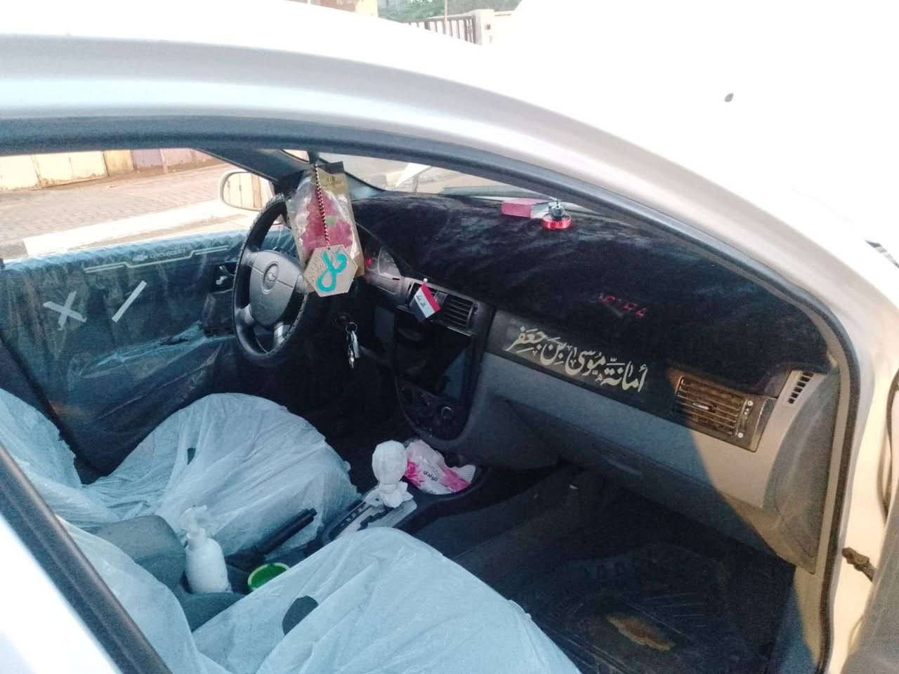 السلام عليكم تفاصيل اول صوره سعر السياره 72 وبيها مجال
