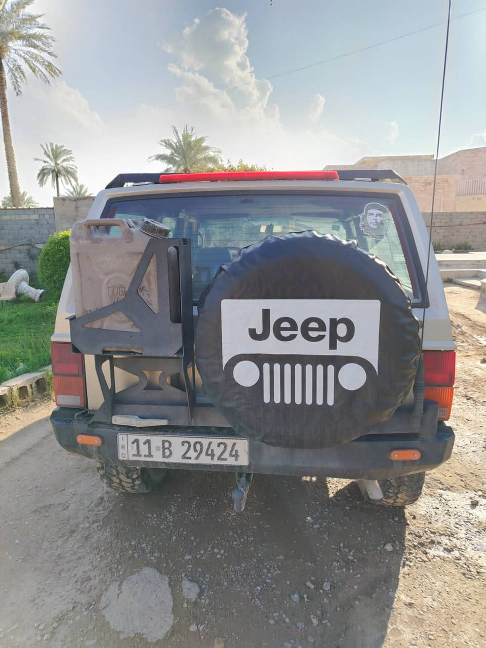 سلام عليكم  
شباب جيب كلاسك كير ومكينه ياباني 
رقم بغداد  مثل ماموضح دولي 
تفاصيل اكثر  اتصل ع صاحب السياره ***********

ملاحظة مكلفة بلنشر  شباب
