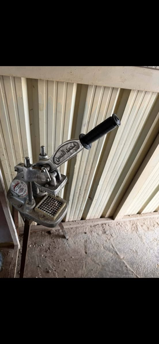 يارزاق ياالله مكلف بالنشر بيع مستعجل كلش بابل الكفل
كرفان 5×3 جينكو مع غراض كافتيريا للبيع 
الأغراض 
2 قنينة غاز 
1شواية همبركر
1براد كبير 
مثرامة يدوية مال مطاعم 
سنكي 
تانكي 500 لتر
2 مروحه جدارية 
مغسلة 
جام خانه 2.5 متر 
طباخ مع ثنين طاوات 
مفرغة المنيوم متر ونص 
السعر : مليون


**إذا كنت صاحب هذا الإعلان وتريد حذفه لأي سبب، رجاءا أرسل رسالة إلى الدعم الفني**