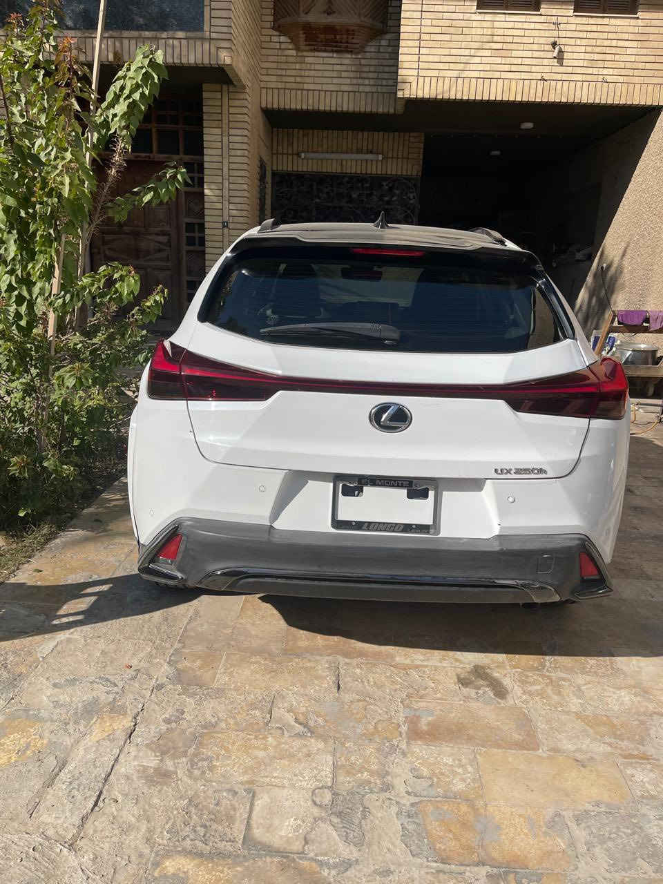 سلام عليكم للبيع سياره لكزز فول مواصفات
بغداد بسمي تحويل ثاني يوم ترقيم جديد
موديل ٢٠٢٣ لون ابيض 
مكاني كراده 
انتصل عل رقم مكلف بنشر 
‭٠٧٧٠ ٠٨٩ ١١٩٢‬
