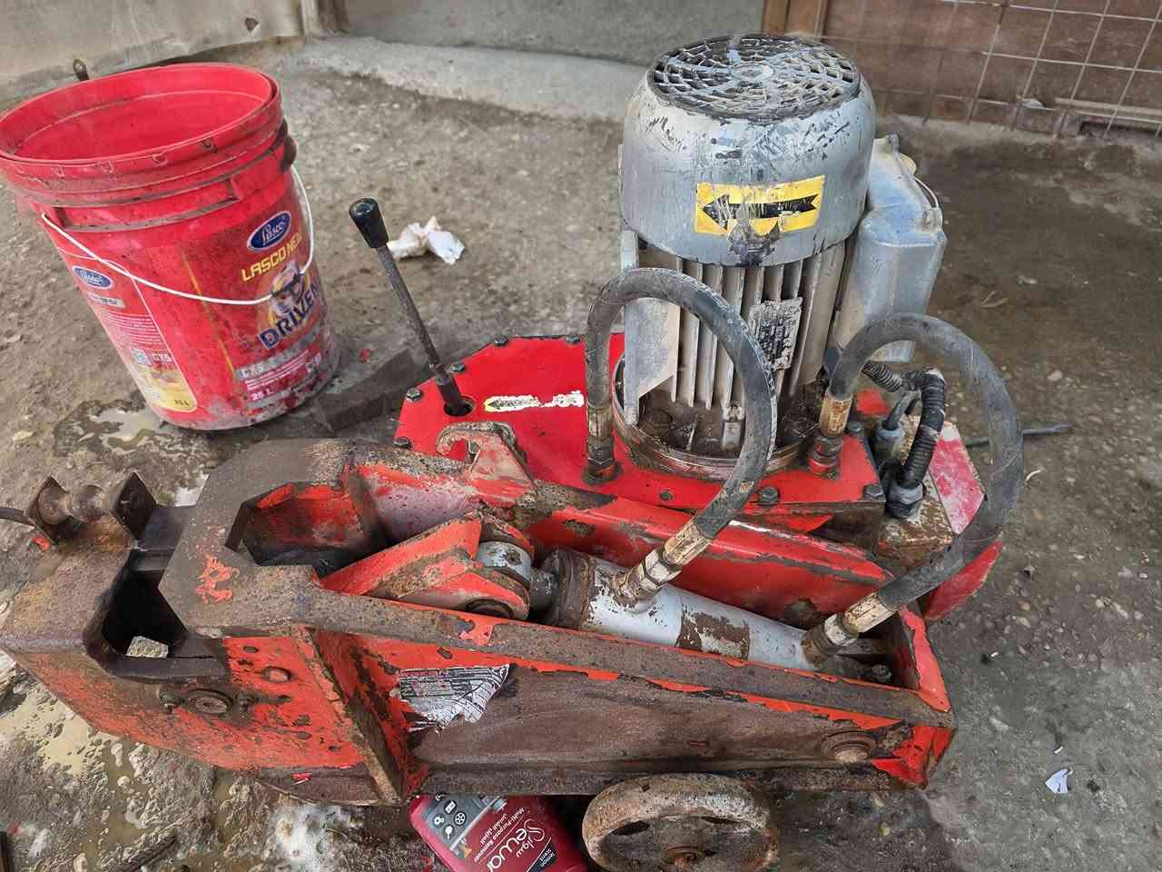 سلام عليكم للبيع عواجات تركي حجم ٣٦+حجم ٢٤        مستخدم قليل المكان البصره قضاء المدينة الهوير
***********
***********
