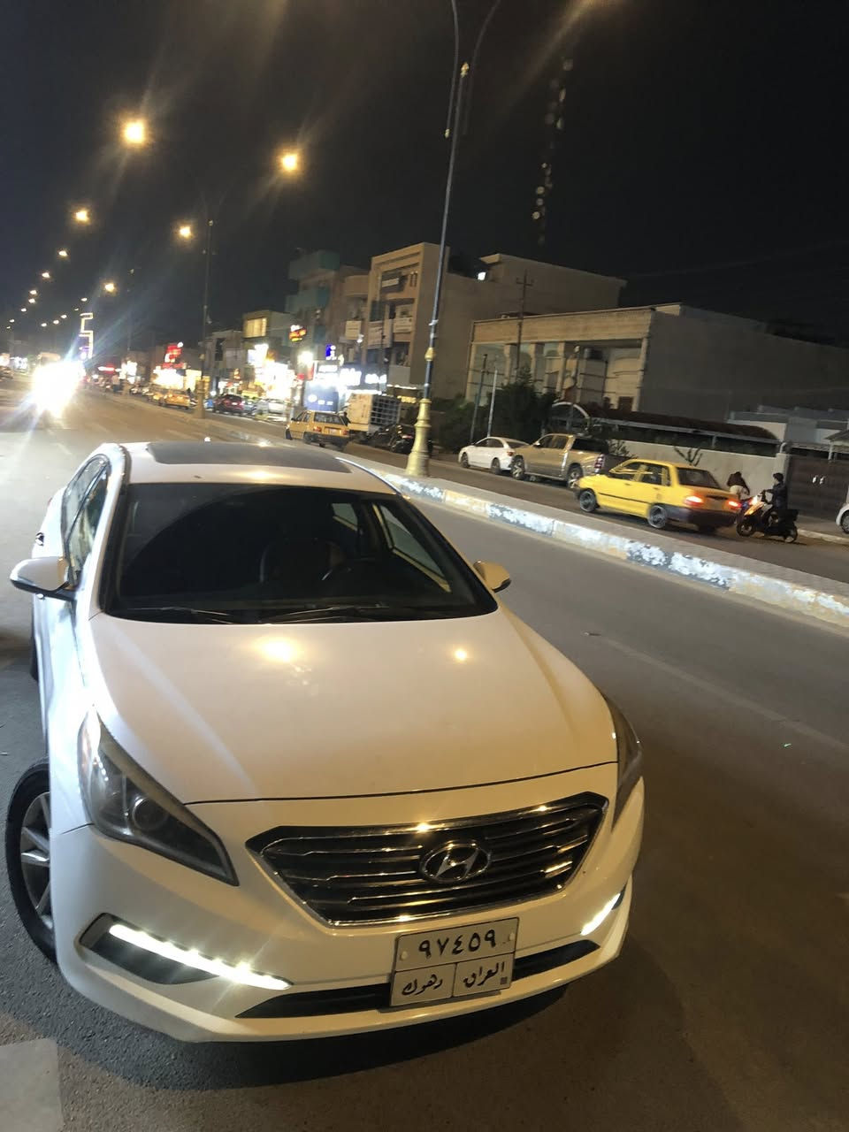 سلام عليكم سوناتا مديل ٢٠١٦ سياره نضيفه مابيه اي نقص سياره بدون حادث بيه صبغ بل هلال مال جاملغ الخلفي وبيه بارد بل باب مال سايق سياره فوال موصفات فتحه بصمه رادارات كشنات تدفعه سعر السياره ١٣٧ وبيها مجال مكان السياره بغداد رقم ***********
