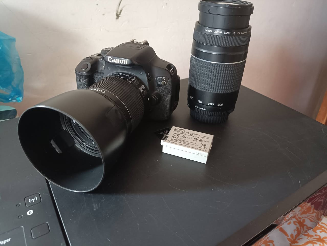 السلام عليكم
كانون 700D EOS
عدستين ٥٥
زوم ٧٥-٣٠٠
بطارية وحدة
 وشاحن وجنطة 
ورام ٣٢ اصلي 
#بيع او #مراوس بدرون dji

***********
متوفر واتس اب ومسنجر ووين ماجان متوفر
