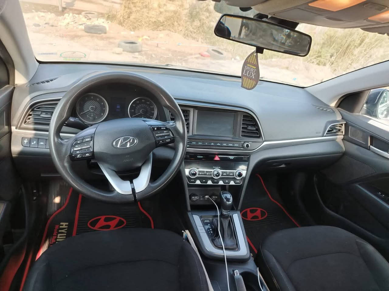 السلام عليكم النترا 2020 وارد امريكا حادثه بس قبق الجنطه مكينه 2000 كير اي تي مواصفات توقيف ذاتي وتحديد مسار مع سونار  السعر100 وبيه مجال بسيط مكان واسط مركز المدينه رقم  ***********
