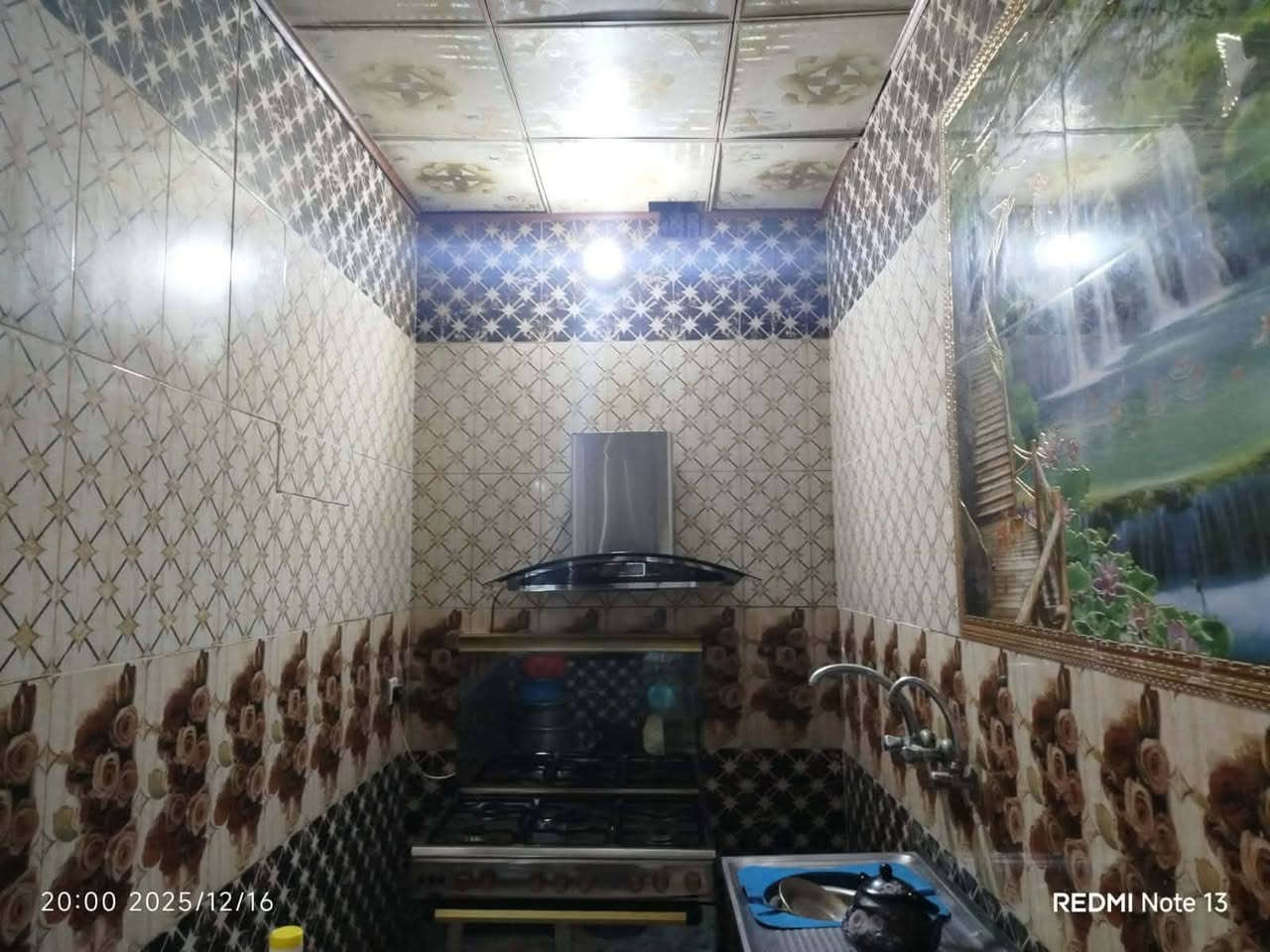 السلام عليكم بيت مساحه 200متر في ملحق الميلاد أساس سقف كونكريت مسلح اربع غرف اثنين فوك اثنين جوه  قرب شارع 30 الاول على شارع 20 البيت نظيف مثل ما موضح في الصور اي ستفسار خاص او راسلني واتساب وتدلل  
***********
