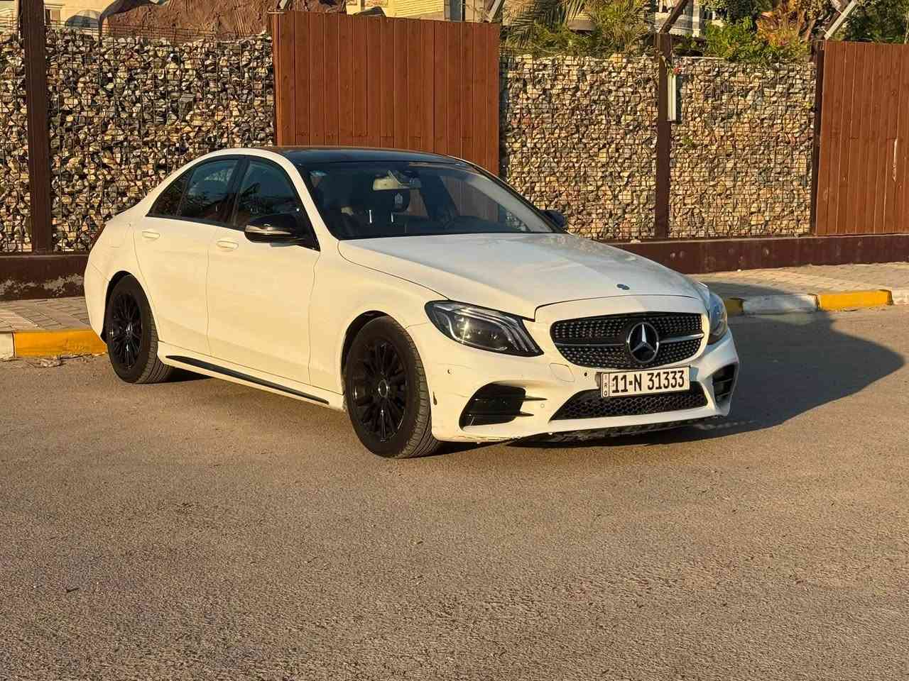 مارسدس C300 موديل 2015
للبيع وارد امريكي صور الحادث داخل المنشور بيهة صبغ قطعتين ونص بدون دواخل 
كير مكينه على وضع الشركه 
رقم بغداد مميز ✅ ابيعه ويه السياره 
مواصفات معروفه بصمه / كشن ميموري / جلد / تبريد قطعتين / ستيرن كهرباء 
مكاني بغداد 
السعر :- 167 وبي مجال بسيط 
للاستفسار :- ***********
