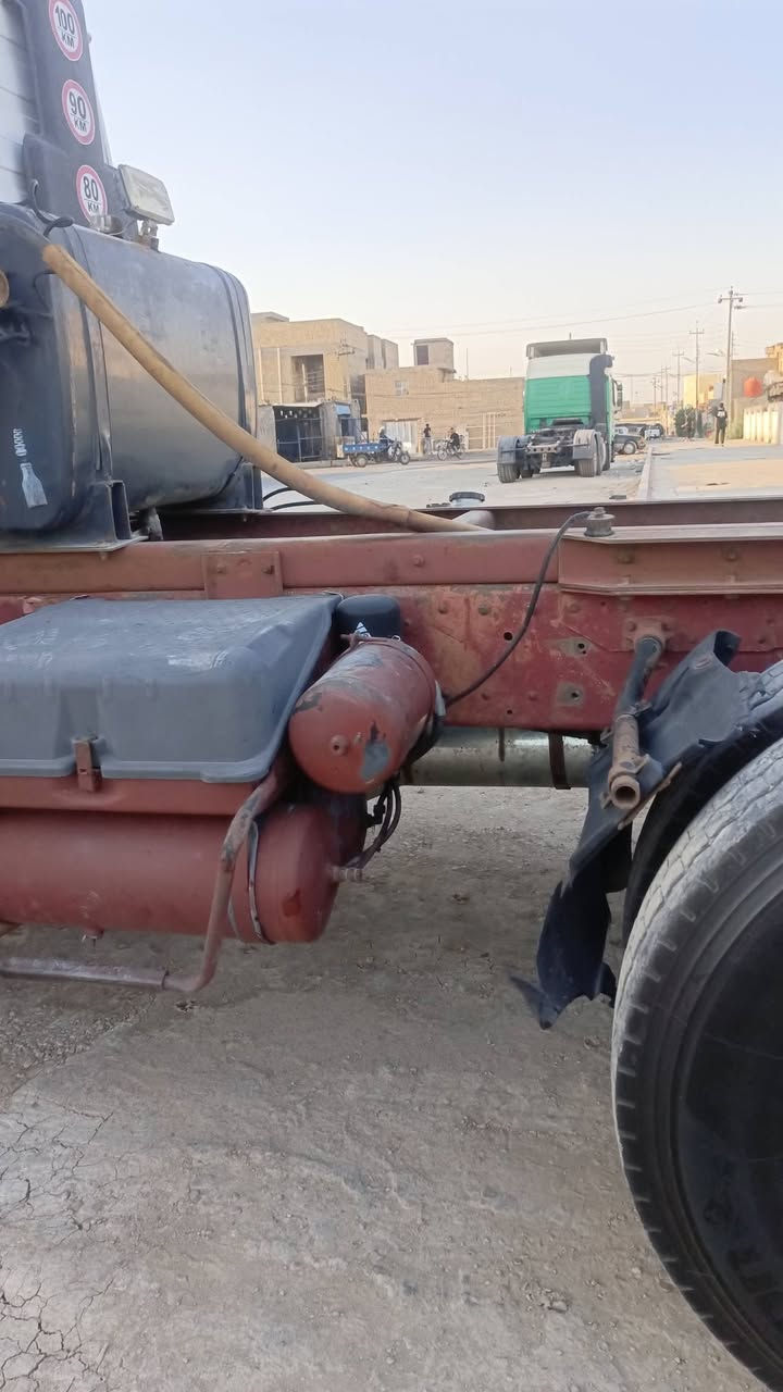 سلام عليكم للبيع البي مؤديل 89 مكينه 35 تيربو مجموعة جي اف  رباط 24كير 160 شاصي مكفول فطر صبغ باج بطن بلادي اصل  مرسمه قلاب 4 محاور تخم تأير وجاهزه اللعمل رقم انبار ثلاث لوحات نكليزي بسمي  ***********
