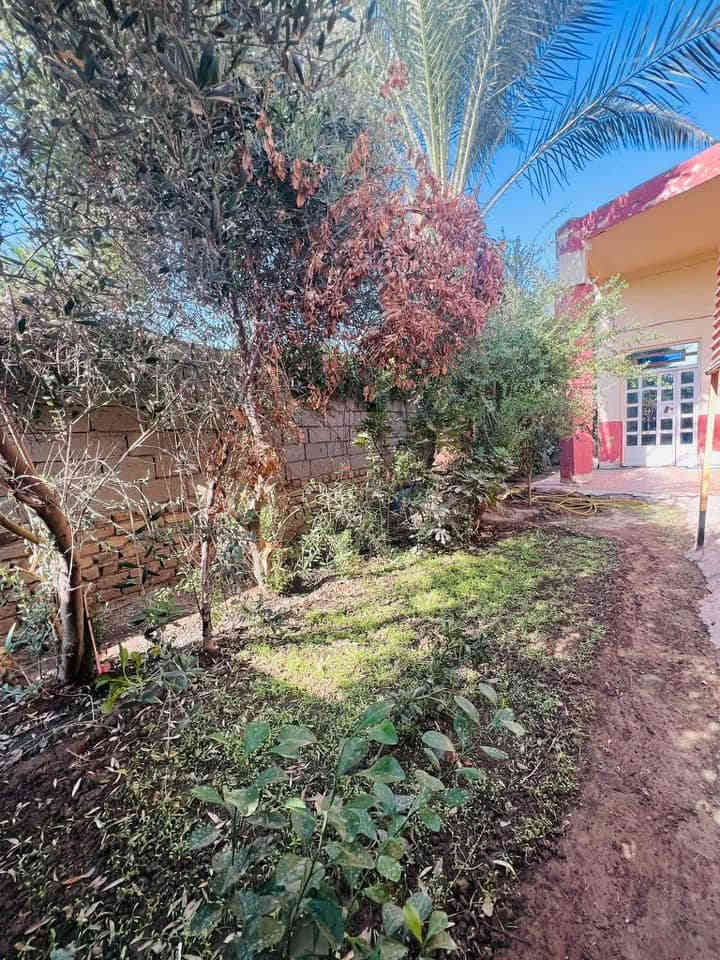 عقار للبيع طابو صرف مساحة ٤٠٠ مكان منطقة  ام طباشي مقابيل بانزين  خانة الشموس اول فرع نزلة مدرسة ١٤ تموز  
***********
