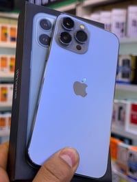 آيفون ١٣ برو ماكس • ٢٥٦ • مكسور الظهر