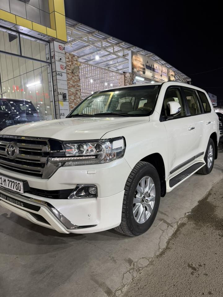 سلام عليكم 
لاندكروزر 2018 بريم اصل
ماشيه 86
رقم بغداد مميز
فول مواصفات 
كفاله عامه فقط شربين صبغ
بيع أو مراوس أتفضل للمعرض
***********
