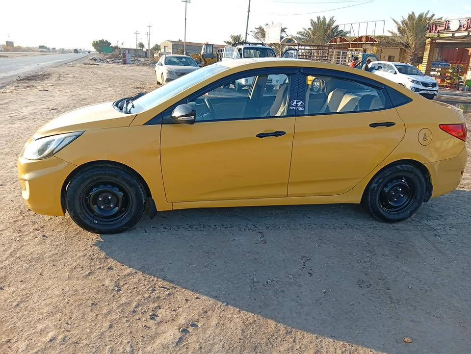 السلام عليكم
اكسنت موديل 15
رقم بغداد بسمي 
رقم انكليزي سياره جاهزه ع اخر حبايه تخم تاير حداديه مكينه كير جديد قبل اسبوع شاده  جويتر جديد اويل بم جديد كلهن جدد شادهن  سياره مكفواله من التبديل 
سياره سعره 95وبيه مجال كلش قليل 
مكان سياره  الديوانيه الشافعيه 
رقم مبايل ‭0786 993 0244‬
