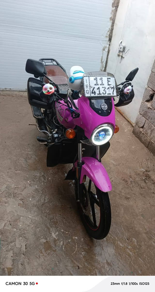 سلام عليكم دراجه دايوان للبيع موديل 2023 دراجه حلوه ونضيفه يرادلها تلحيضات بسيطه ماشيه عشرين الف مشتغله دلفري قليل كلش سعر 2000 وبيها مجال مكاني بغداد بسمايه ***********
