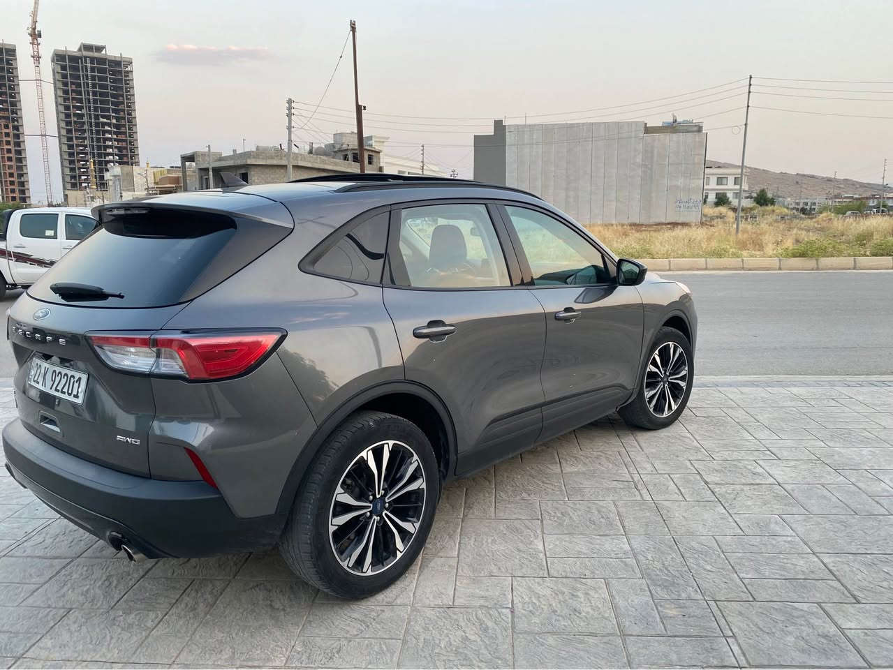 ⸻what is up ***********
Korek tel ***********

🩶🚘 FORD ESCAPE SE • AWD • 2022 🚘🩶

✨ دەستی دوو | زۆر پاک | Ready To Drive ✨

━━━━━━━━━━━━━━━━━━━━

✅ مودێل: 2022
✅ سیستەمی AWD (چەوار ویل درایڤ)
✅ پانۆرامای گەورە 🌤️
✅ Power Liftgate (دەرگای دواوەی ئەلیکترۆنی)
✅ Smart Key + Push Start 🔑
✅ شاشەی مۆدێرن 📺
✅ Camera دواوە 📹
✅ Apple CarPlay & Android Auto 📱
✅ ئەلۆی سپۆرت 🛞
✅ ناوەوە و دەرەوەی زۆر پاک ✨

━━━━━━━━━━━━━━━━━━━━

🩶 سەیارەکە دەستی دووە، بەڵام وەک نوێ پارێزراوە.
✔️ هەموو سیستەمەکان بە تەواوی کاردەکەن.
✔️دووپارچ نیو بۆیاغ بي ناو گرتن .

💯 وێنەکان بەشێکن لە جوانی سەیارەکە… لە نزیکەوە زیاتر سەرنجت ڕادەکێشێت.

━━━━━━━━━━━━━━━━━━━━

📩 بۆ نرخی کۆتایی و زانیاری زیاتر، ئینبۆکس بکەن یان پەیوەندی بکەن.

🔥…، 🩶🚘 رانية, السليمانية
