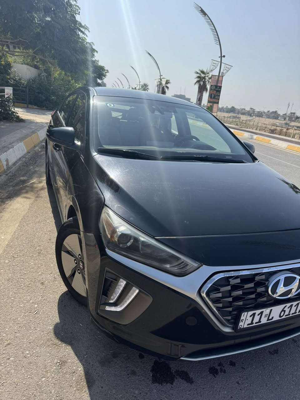 السلام عليكم هونداي ايونك موديل 2022 السياره جديده ضررها مثل ما موضح بل صور  فقط وبيها صفحه صبغ كلير من امريكا بدون ضرر بس الصور ضررها السياره. فول مواصفات عدا فتحه  مواصفات السيارت 
شاشه 
بصمه 
ابل كار بلي واندرويد اوتو 
كامره 
رادار و رادارات جانبيه 
تدفئه بل كشنات وتبريد شاشه 
كرسي كهرباء 
تحكمات ستيرن 
عداد دجتل 
تحديد مسار 

 رقم بغداد باسمي. ماشيه 85 الف كيلو سعر 113 وبيها مجال. 
***********
