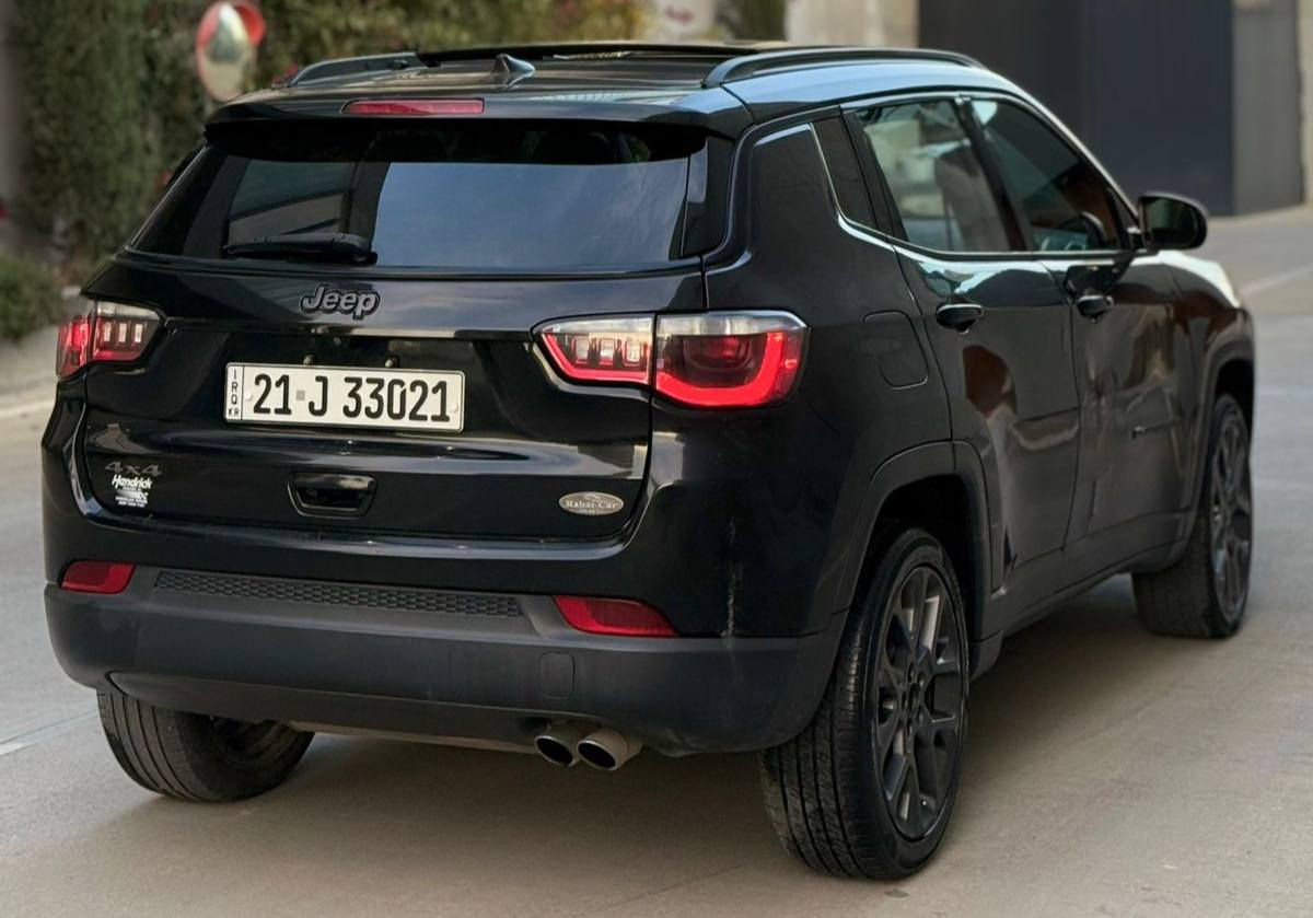 جيب كومباس Limited 80th Anniversary دفع رباعي 4×4
موديل 2021 لون أسود مع سقف أسود
نسخة فل مواصفات خاصة بذكرى 80 سنة لشركة جيب

💎 ســعــر ✅ ::  الــرد تلقائي📮

المواصفات
فتحة سقف بانوراما
مقاعد جلد
تشغيل وبصمة
أوتو هولد
رادار المسار ورادار النقطة العمياء
تبريد مركزي
بصمة الأبواب
دبل أكسل دفع رباعي
نظام صوتي Alpine
تول سقف وبلاچكتور
محرك 24 لتر بدون تيربو
شاشة كبيرة مع كاميرا
مقاعد كهرباء
عدة مواصفات أخرى

رقم الشاصي
3C4NJDEB4MT556907

ملاحظات
السيارة بدون صبغ
بدون إيرباك بدون داخل 

الكير والمحرك والأكسل بشرط
الرقم والسنوية جديدة وباسمنا

رقم صاحب السيارة
***********
